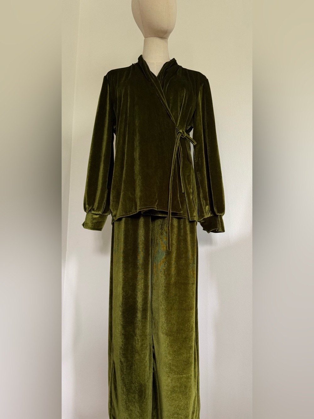 Velvet suit: top and trousers
